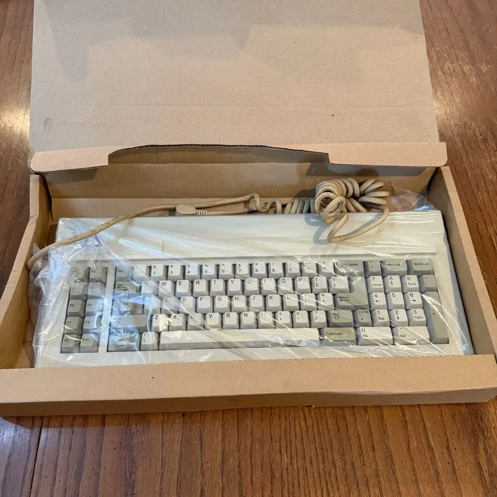Leading Edge DC-2014 Vintage Keyboard Blue Switches DIN Untested